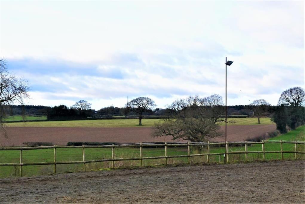 Hillfields Farm Barn - A Rural Equestrian Escape Apartment Coventry Exterior foto